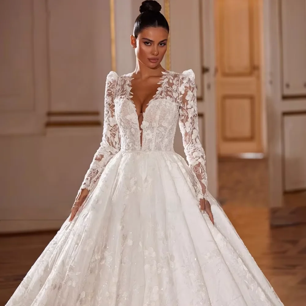 customized2025 Exquisite Appliques Lace Sweep Train Ball Gown Wedding Dress Romantic V-Neck Long Sleeves Princess Bridal Gown