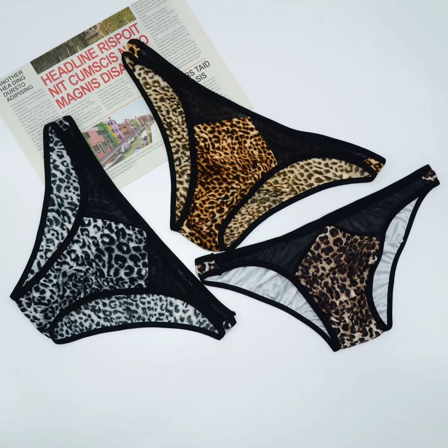 

Мужские трусы с леопардовым принтом, сексуальные, с кружевной отделкой, ультранизкой талией, дышащие, с U-образным выпуклым карманом, молодежные, маленькие трусы-брифы.