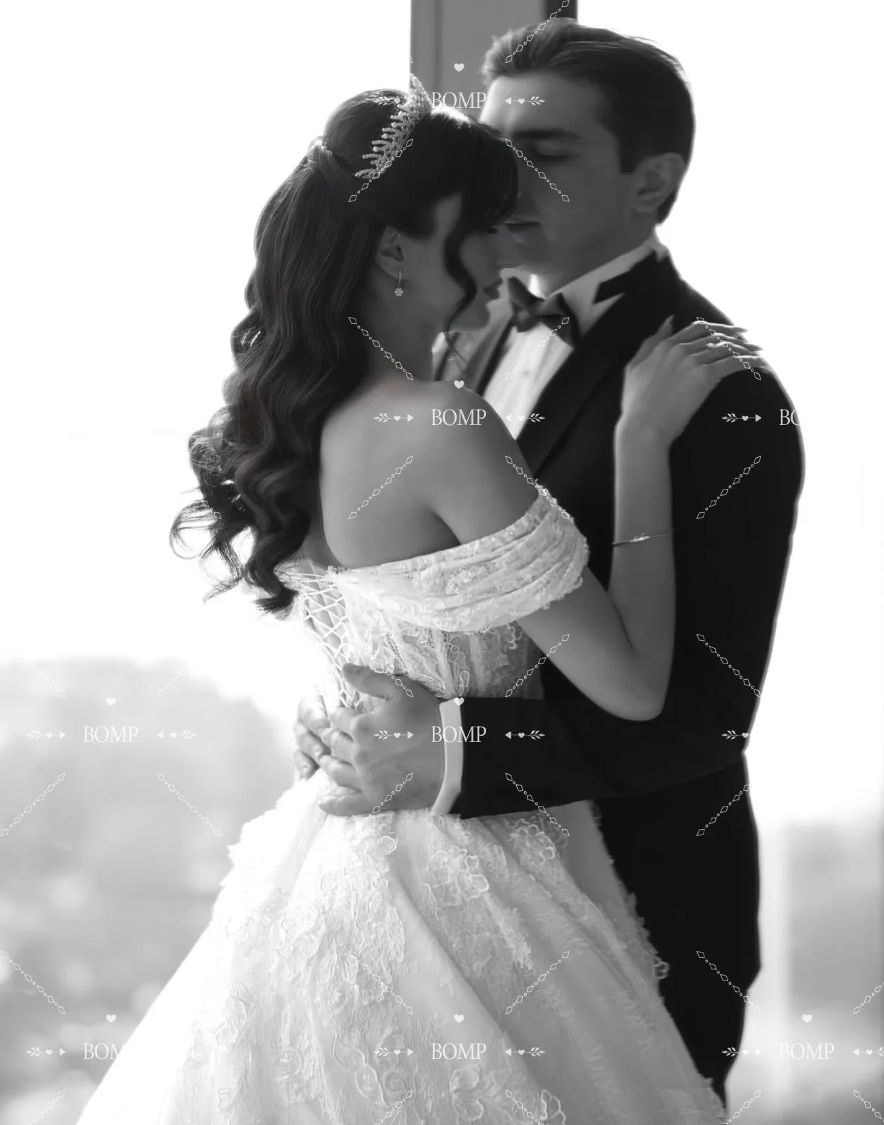 BOMP Princess White Lace Wedding Dress Off Shoulder Appliques Sweep Train A-Line Woman Bridal Gown Customized Robe de mariée