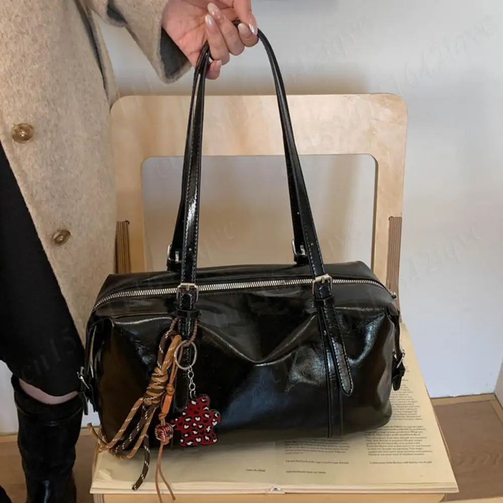 

Женская сумка на плечо из искусственной кожи, большая вместительная квадратная сумка для подмышек, осенне-зимняя повседневная сумка с верхней ручкой, дорожная винтажная сумка-тоут с подушкой