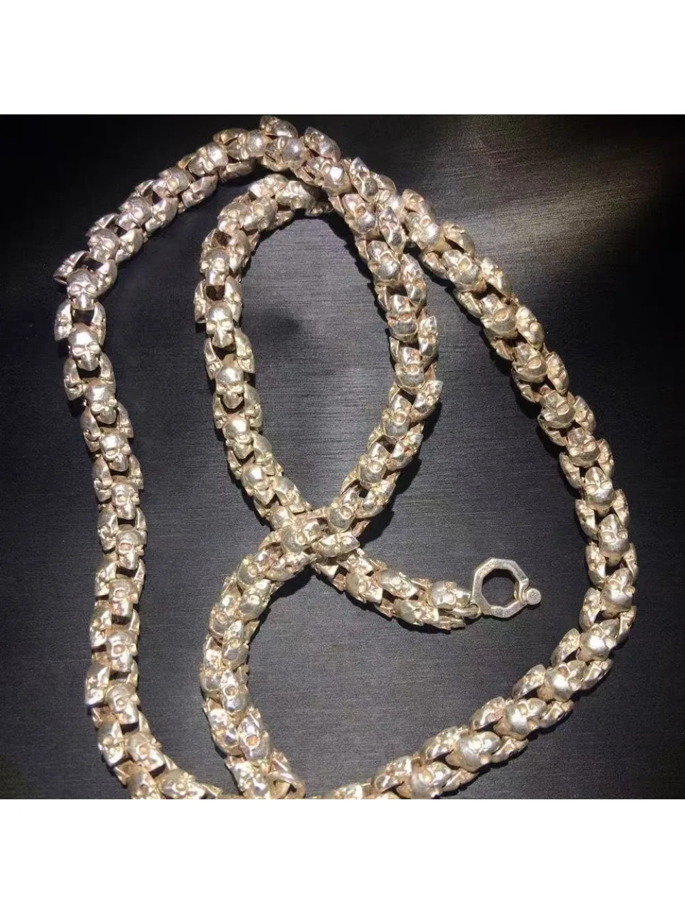 يتجمع الصين القلائد الفضية القديمة والجماجم والقلائد الفضية العرقية المصنوعة يدويًا قلادة رائعة على الموضة هدية شخصية للرجال