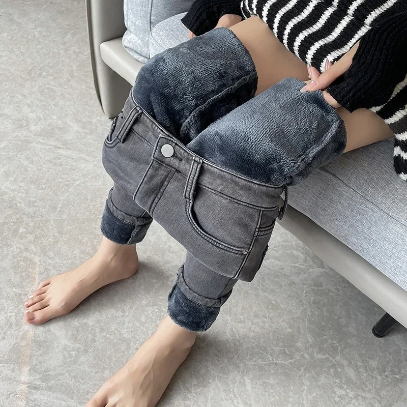 2024 Women Thermal Jeans Winter Snow Warm Plush Stretch Jeans Lady Skinny Thicken Students Denim Pants Fleece Mom Fur Trousers