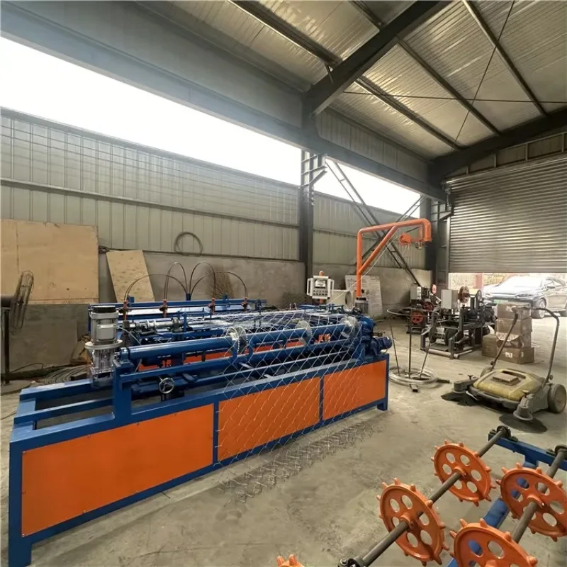 Customized China Supplier Wire Mesh Making Machine/ Chain Link Fence Making Machine In Metal & Metallurgy Machinery To Iraq