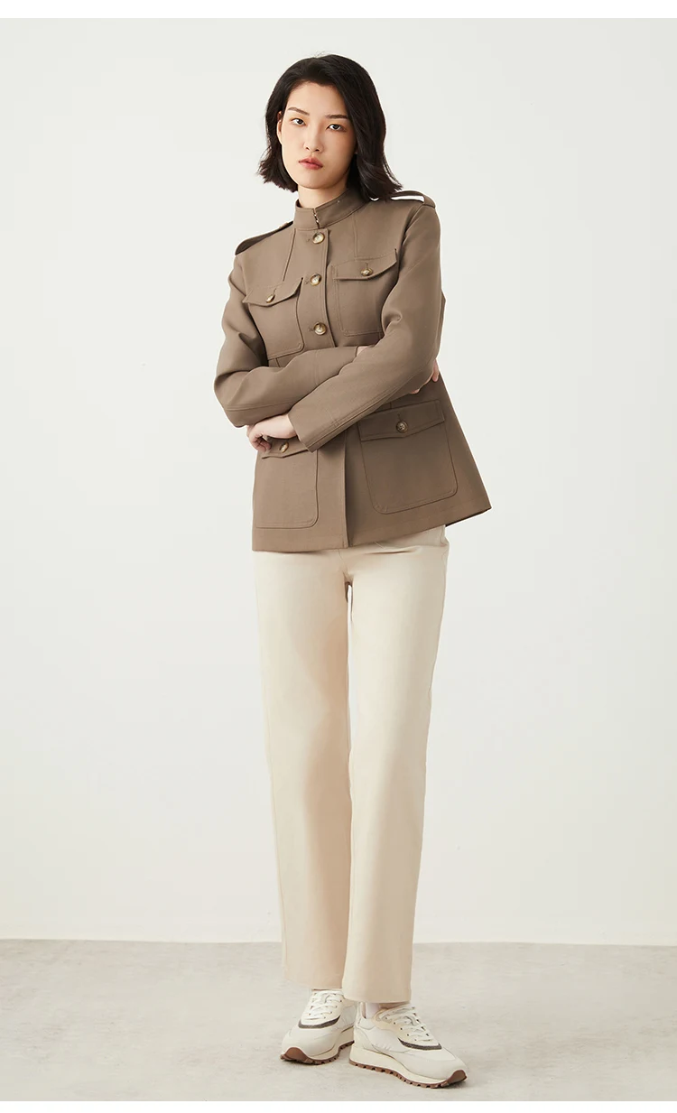 K2540W Luxuriöse Damen-Militärjacke aus Strukturiertem Wollmischgewebe mit Stehkragen, Tailliertem Schnitt und Eleganter Oberbekleidung – Detail 6