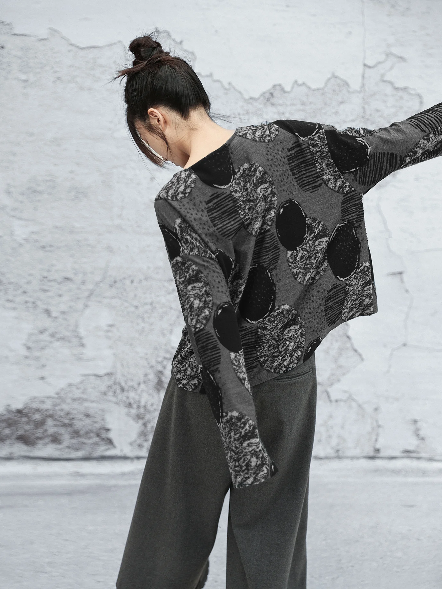 

Свободный круглый вязаный свитер Ne, женский осенне-зимний мягкий полиэфирный волокно, длинный повседневный удобный топ в горошек