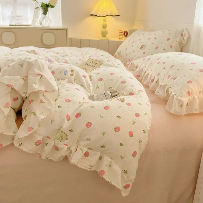 Ins Strawberry Bedding Set Spring Summer Soft Ruffles Princess Floral Duvet Cover No Filler Pillowcase Bed Sheet Quilt Cover