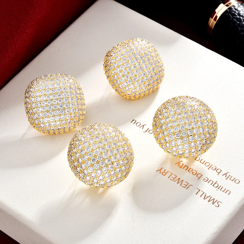 Hot Sale Slightly Inlaid Diamond Super Flash Round Square Stud Earrings Light Luxury Premium Temperament Celebrity Earrings Wome