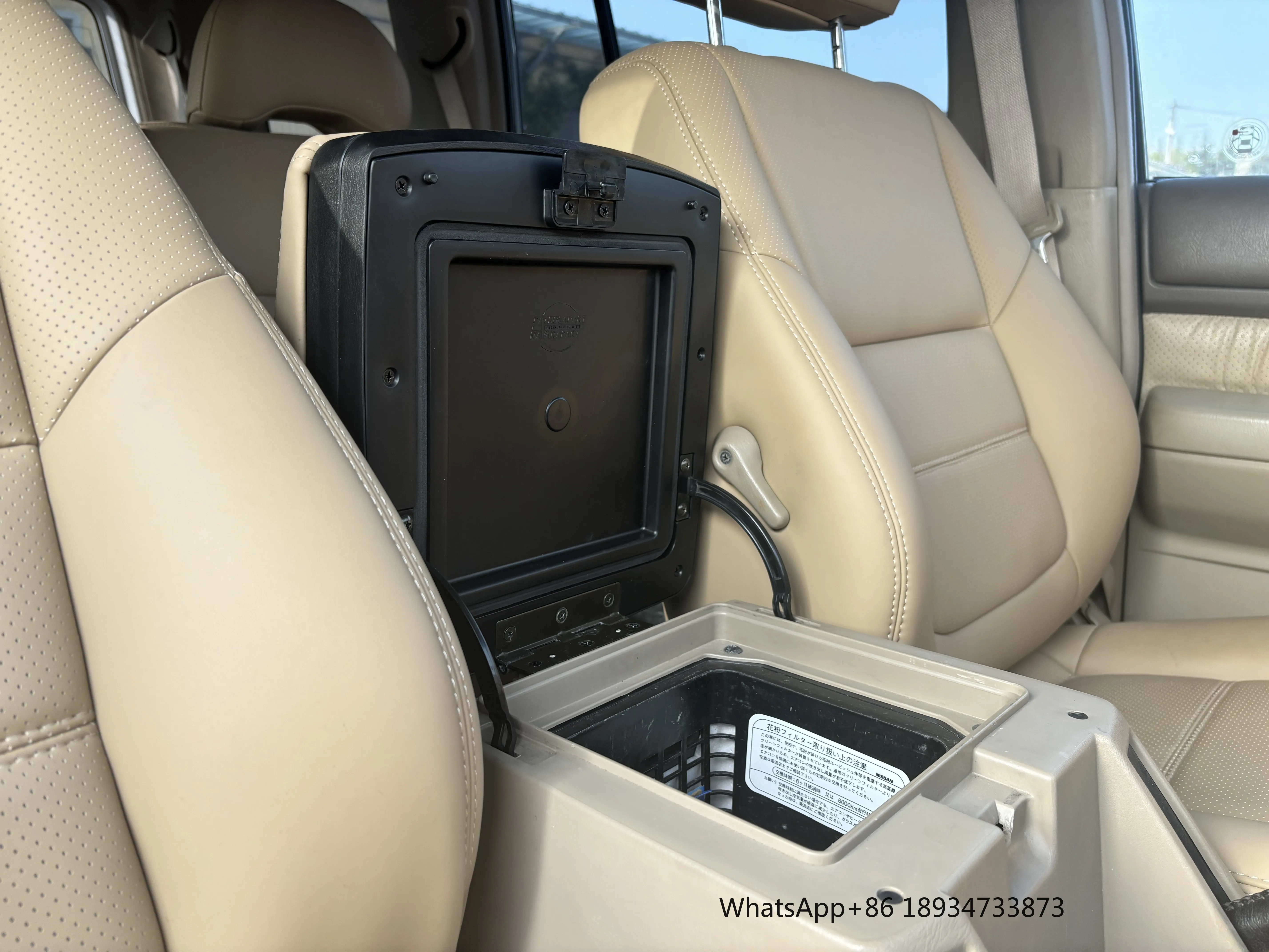 Y61 Car Center Console Armrest Improves Driving comfort and Storage Space