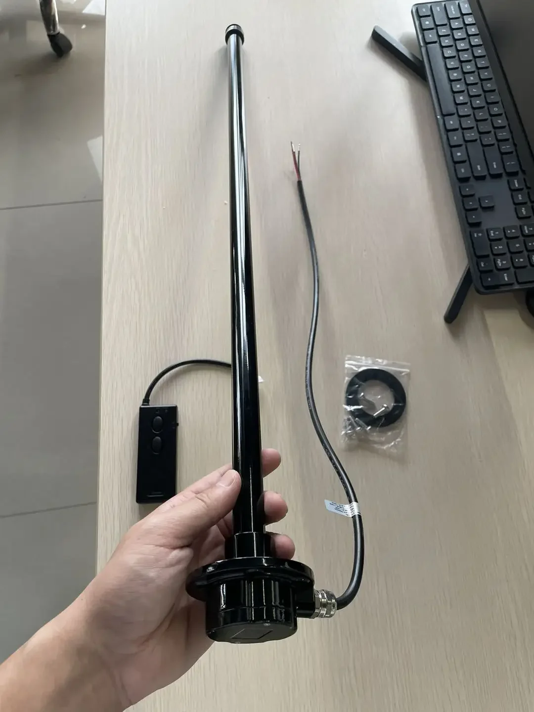 2026 GPS Tracker With Fuel Sensor Monitoring Diesel Fuel Lever Sensor Trucks For Logistic Vehicle Fuel Senso