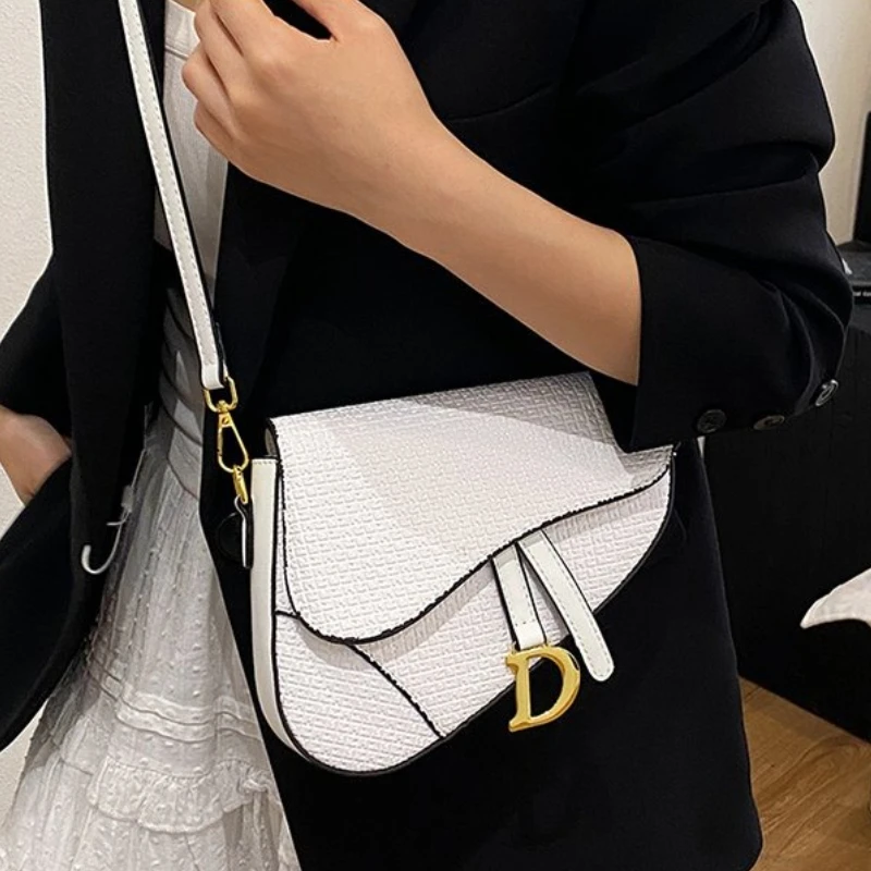

Wide-shoulder Strap Fashionable Small Bag, Versatile Single-shoulder Bag for Women, High-end Crossbody Bag, Underarm Bag
