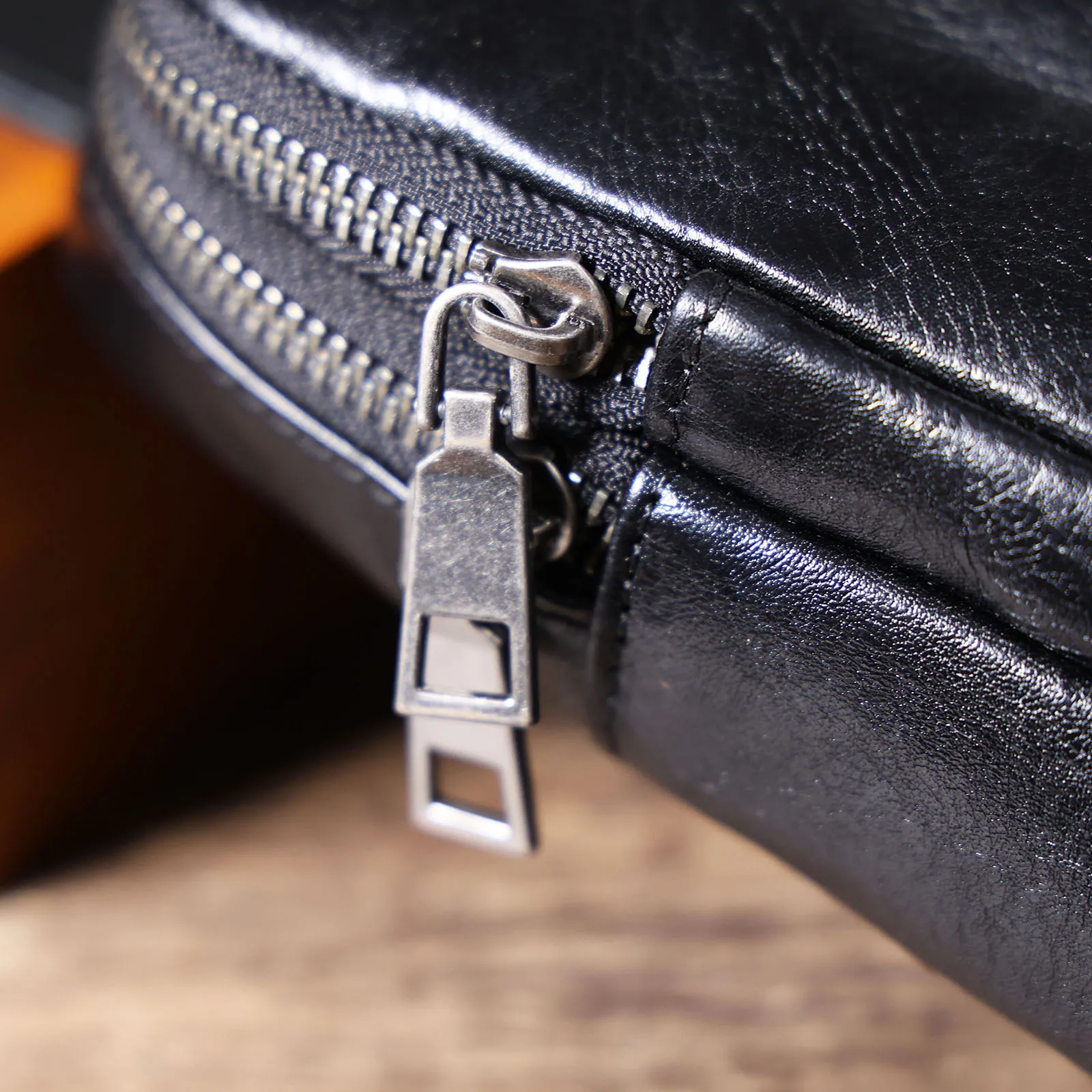 S.WORKER Premium Vollnarbenleder Brusttasche Mini Echtleder Herren Mode Umhängetasche für Männer – Detail 14