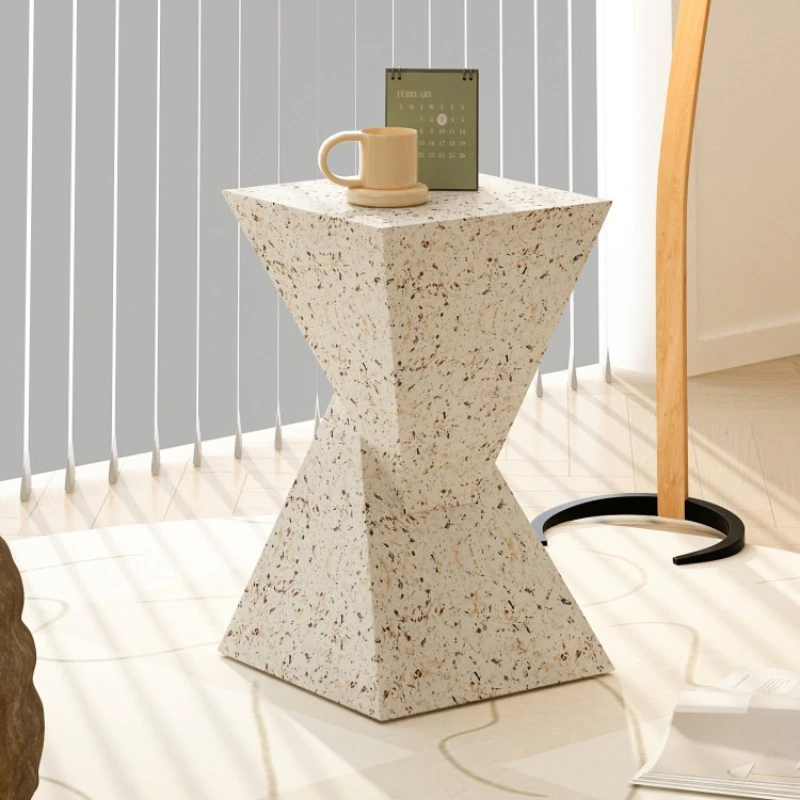 Nordic Light luxury side tables modern Simplicity high-end Alien design coffee tables baking paint stolik kawowy home furniture