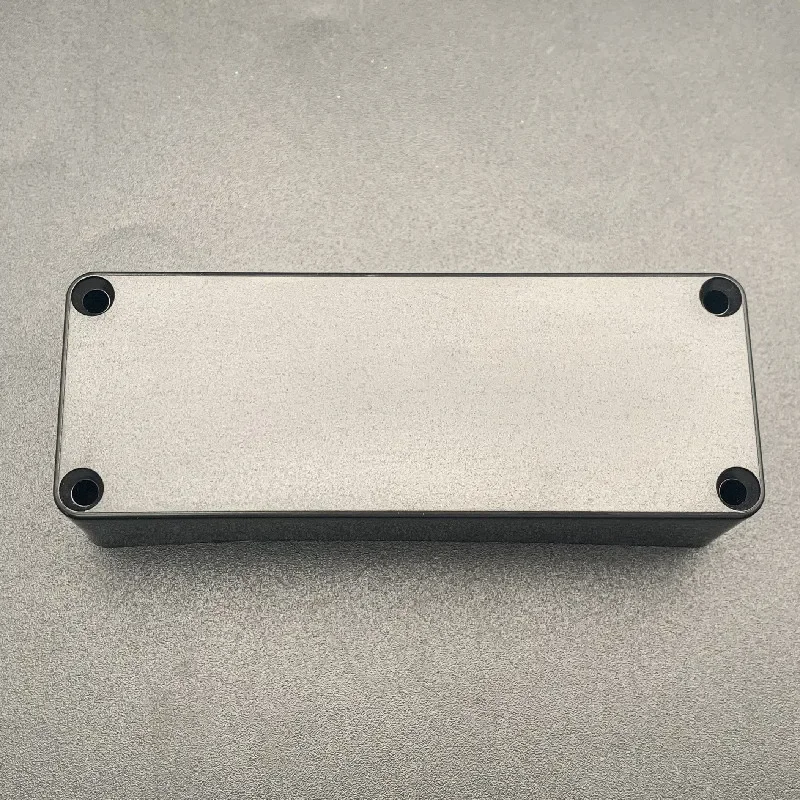 

10Pcs 4 Hole Matt Sealed Electric Bass Pickup Cover Solid ABS Pickup Cover 104.5*39.3*23.6mm Black