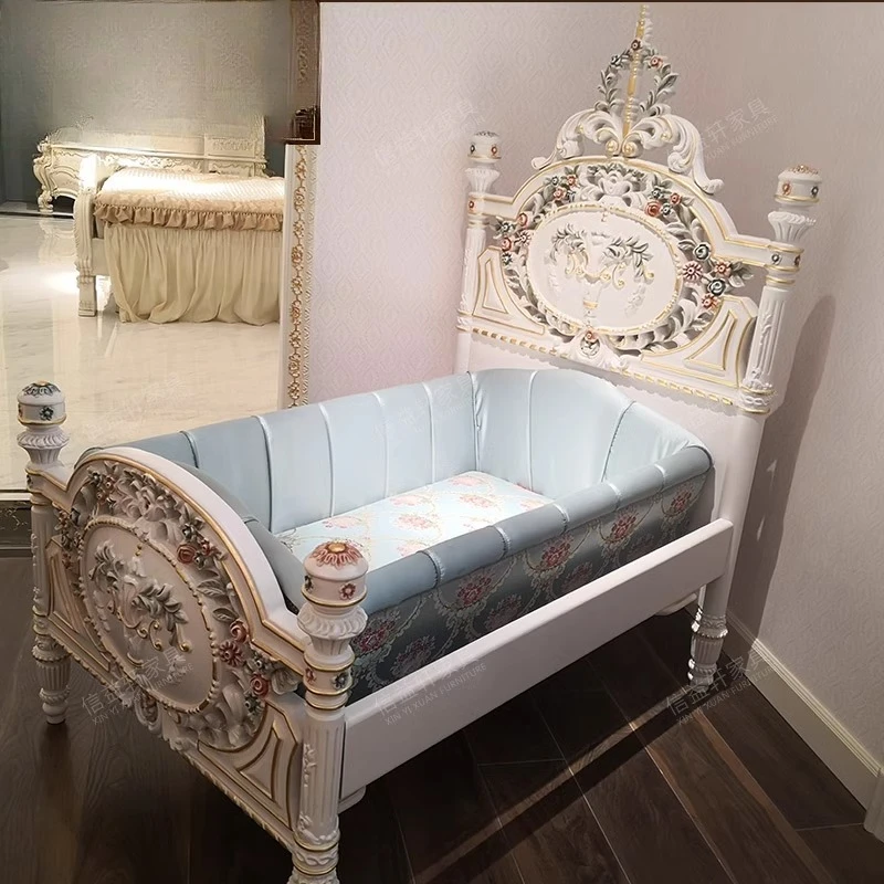 

Italian luxury French solid wood carving flower painted crib villa bedroom European style crib custom child bed