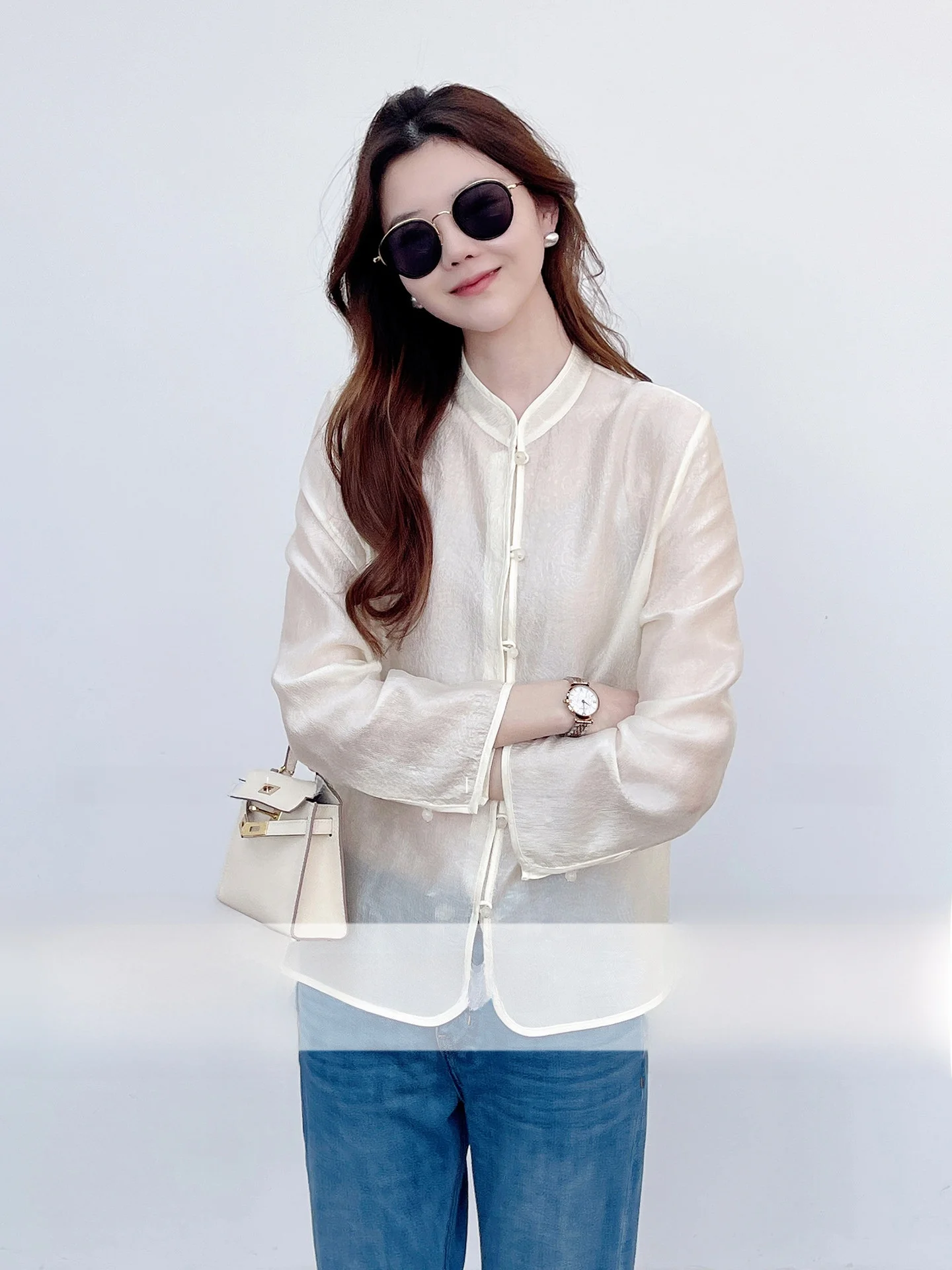 

Корейская мода: Новая блестящая шелковая ткань с микро-складками, новый китайский стиль, воротник-стойка, новая модель топа для ранней весны