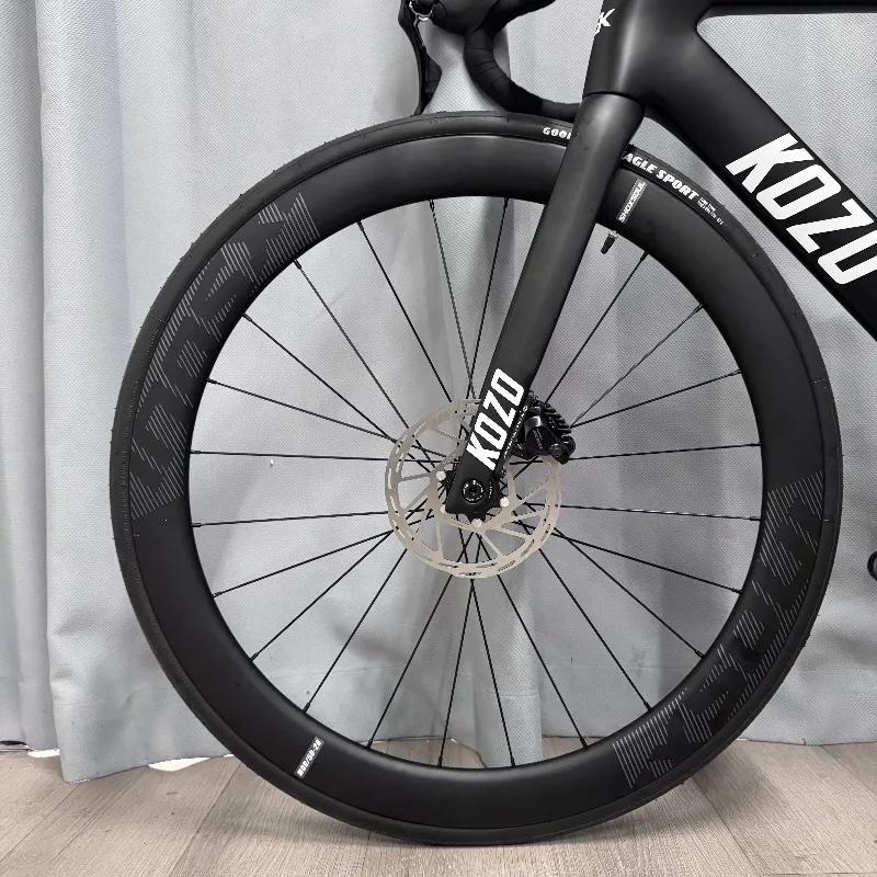 Carbon Fiber Aero Road Bike 700C 24S Hydraulic Disc Brake Racing Bicycle For Men Women Adult Outdoor Sports Road Racing Cycling