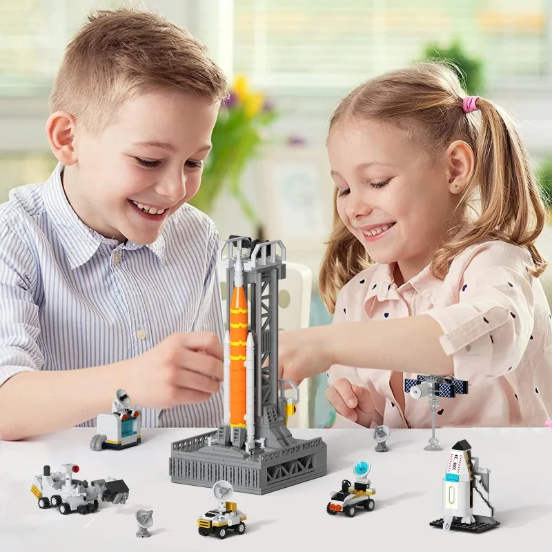 605pcs moc Raum Modell Serie Bausteine Montage kreative Raum Rakete Spiel Ziegel Spielzeug Weihnachts geschenk