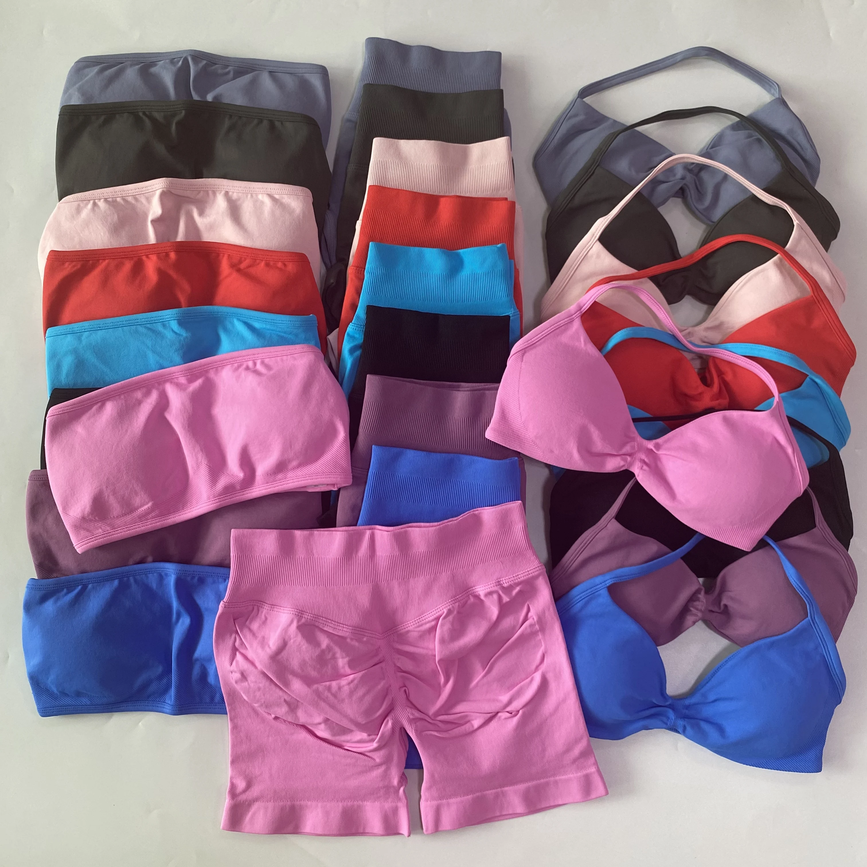 3-teiliges Workout-Set für Damen, rückenfreier Bandeau-Sport-BH mit Trägern, Scrunch-Shorts, Yoga-Kleidung, Sportbekleidung, Outfits, Gym-Set – Detail 11
