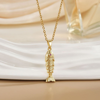 Women's Retro Movable Small Fish Necklace Luxury Personalized Koi Pendant Stainless Steel Collarbone Chain Jewelry Accessory