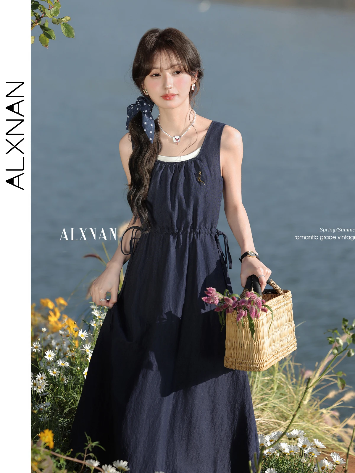 

ALXNAN Navy Blue Dress Women 2025 U-neck Wide Shoulder Straps Long Dresses Drawstring Waist Slim Rose Metal Pin Clothing L53110