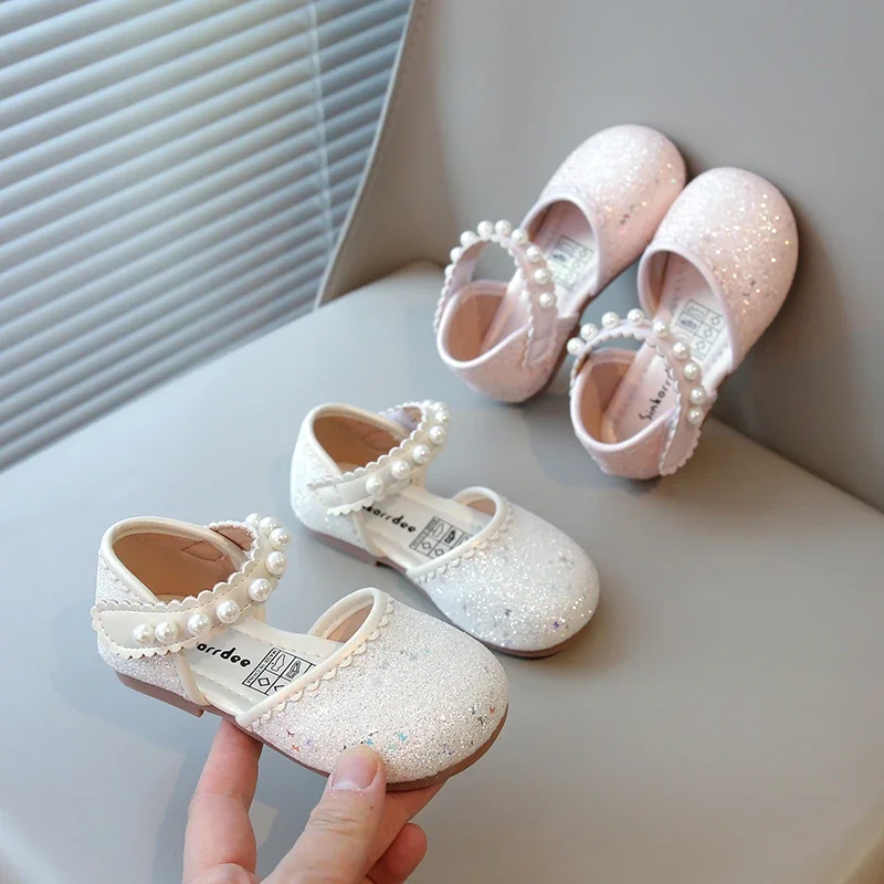 

Girls' Sandals 2026 Summer New Pearl Sequin Fashionable Kid's Princess Shoes Round Toe Flat Non-slip Children's Shoes 21-30