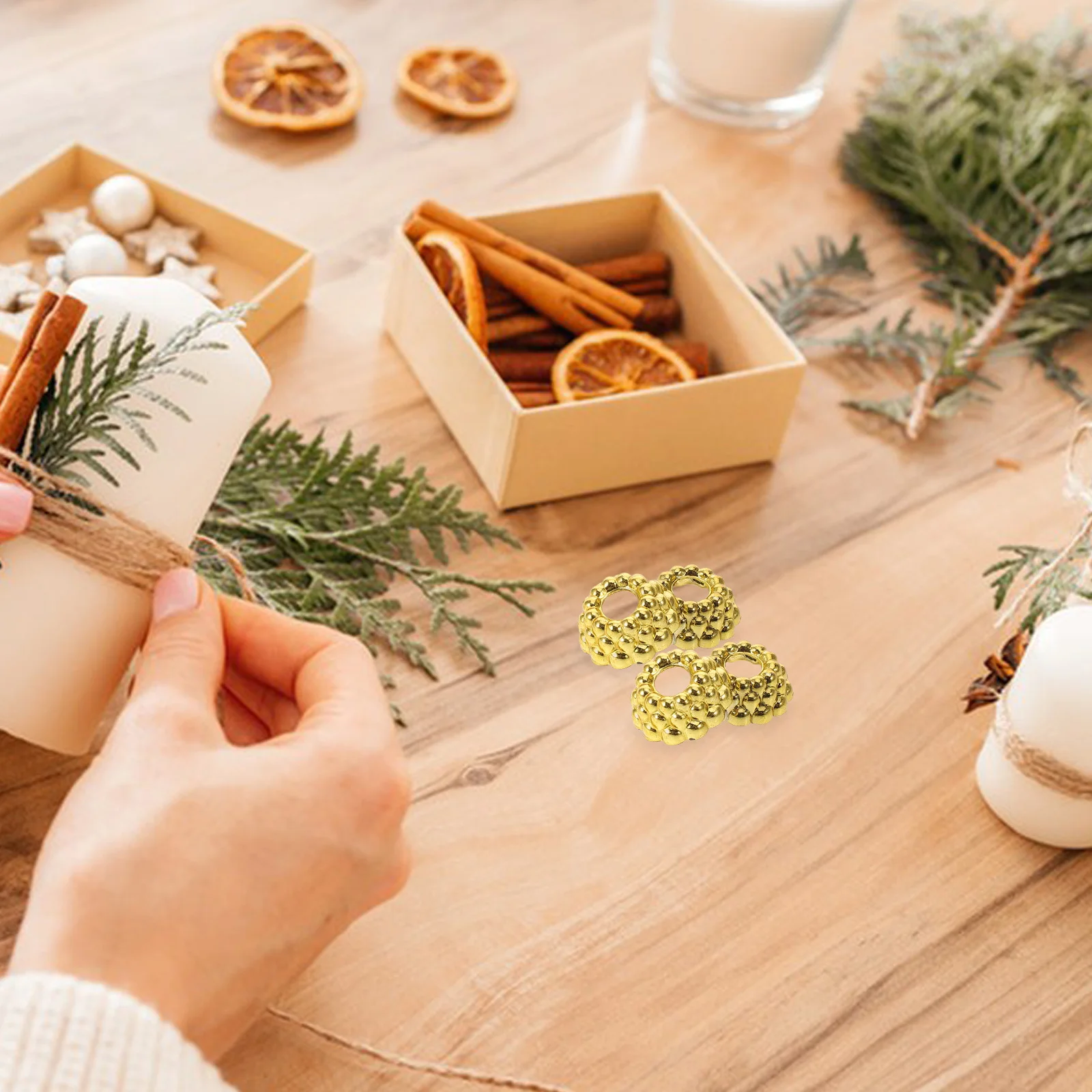 100 قطعة قبعات زينة عيد الميلاد البلاستيكية المستديرة استبدال الشماعات DIY بها بنفسك شجرة زينة الذهبي شاتيربروف عطلة الحلي