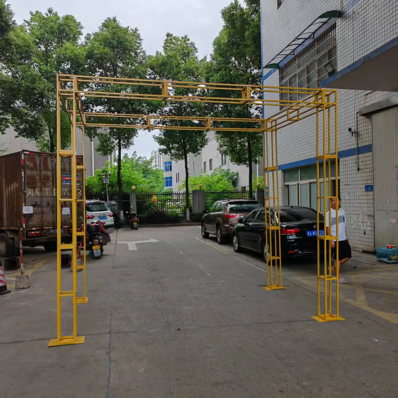 Großhandel Luxuriöser Goldener Metall-Hintergrund-Gitterbogen Hochzeitsständer Metallständer Bogen Zum Verkauf – Detail 7