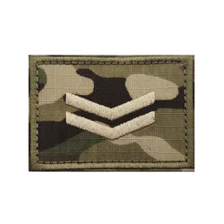 Insignias de rango militar bordadas con fondo de camuflaje táctico