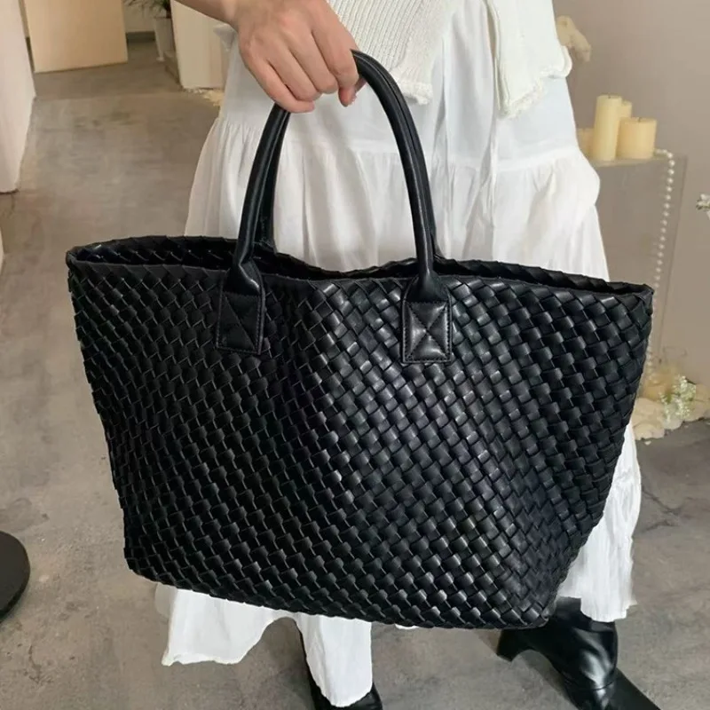 

Fashion woven bag, hand-held large bag, women's 2026 new large capacity tote bag, travel bag, versatile single shoulder bag