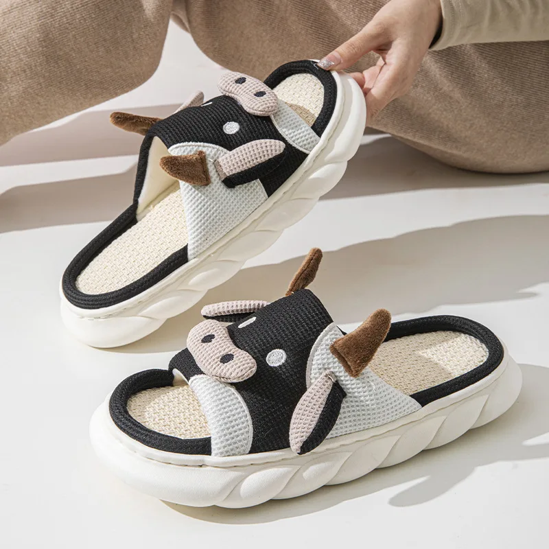 Cute Cow Cartoon Slippers Women Men Non-Slip EVA Slides Summer Indoor Outdoor Sandals Breathable Home Shoes Comfortable Shoes
