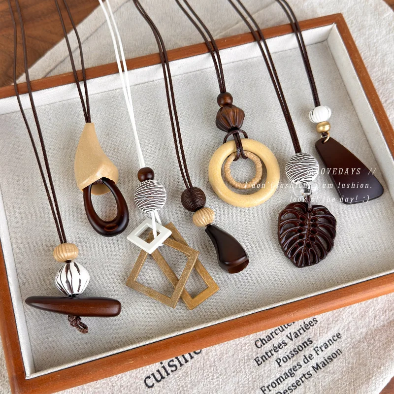 Long Wood Pendant Necklace Brown Tone Old Money Chinese Style Minimalist Collarbone Chain Summer for Women