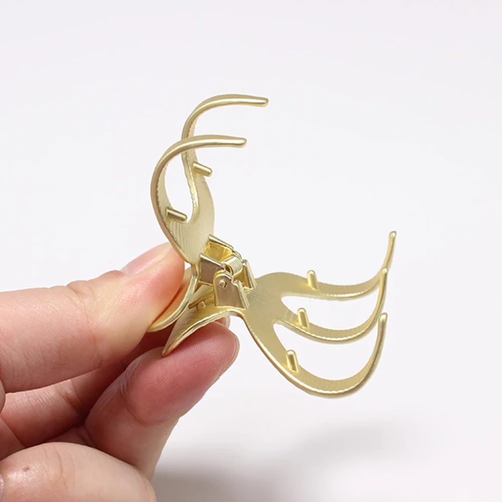 

4Pcs Hair Claw Durable Alloy Large Jaw Clip Easy Hold Smooth Hair Styling Accessories for Girls Women Girl Claw Clips