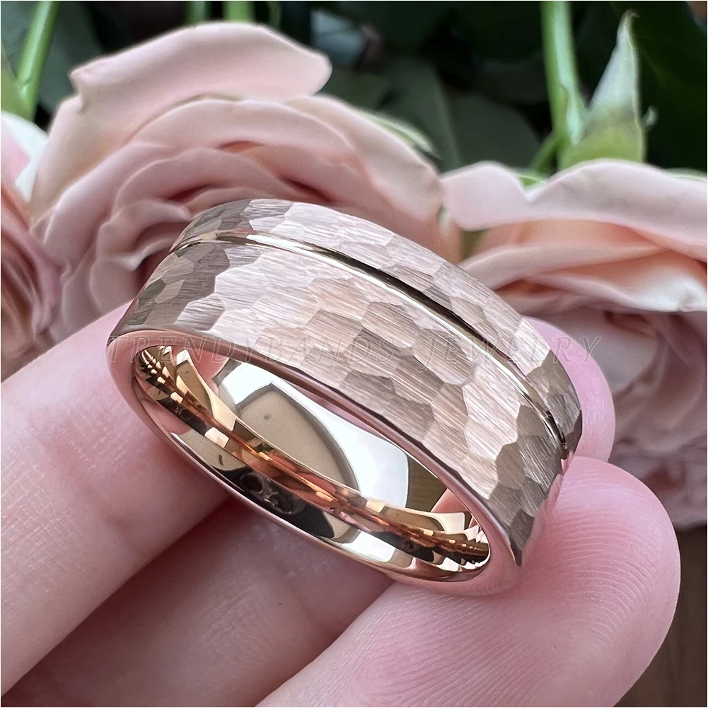 8 mm Eheringe aus Wolframkarbid für Männer und Frauen, Verlobung, Modeschmuck, gehämmerter, versetzter, gerillter, gebürsteter Finish, bequeme Passform – Detail 12