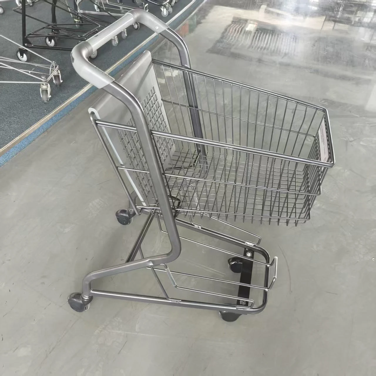 Supermarket grocery shopping cart with wheeled shopping basket (4 wheels)
