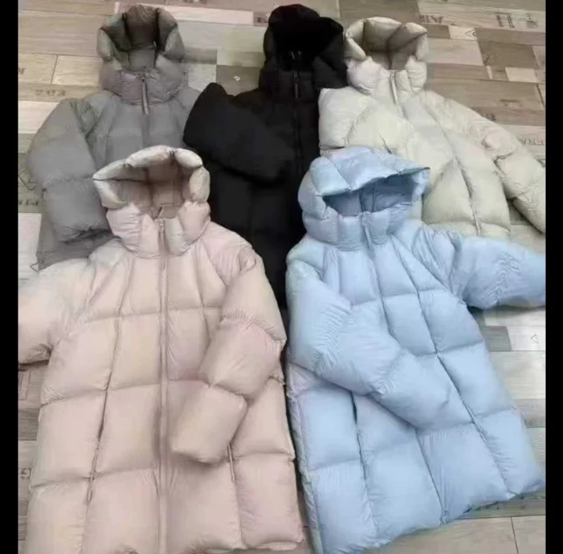 سترات مبطنة خفيفة الوزن باللون الأبيض من Duck Down سترة شتوية نسائية بغطاء للرأس النسخة الكورية من السترة الكاجوال