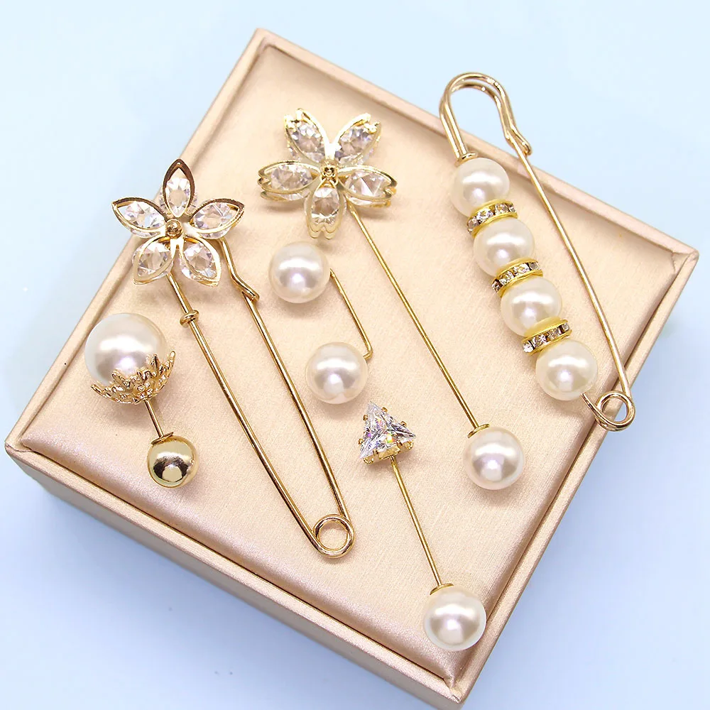 4/10Pcs Anti-Exposure Neckline Buckle Fashion Clothing Brooches for Women Pearl Lapel Pin Sweater Dress Brooch Pins Badge Buckle