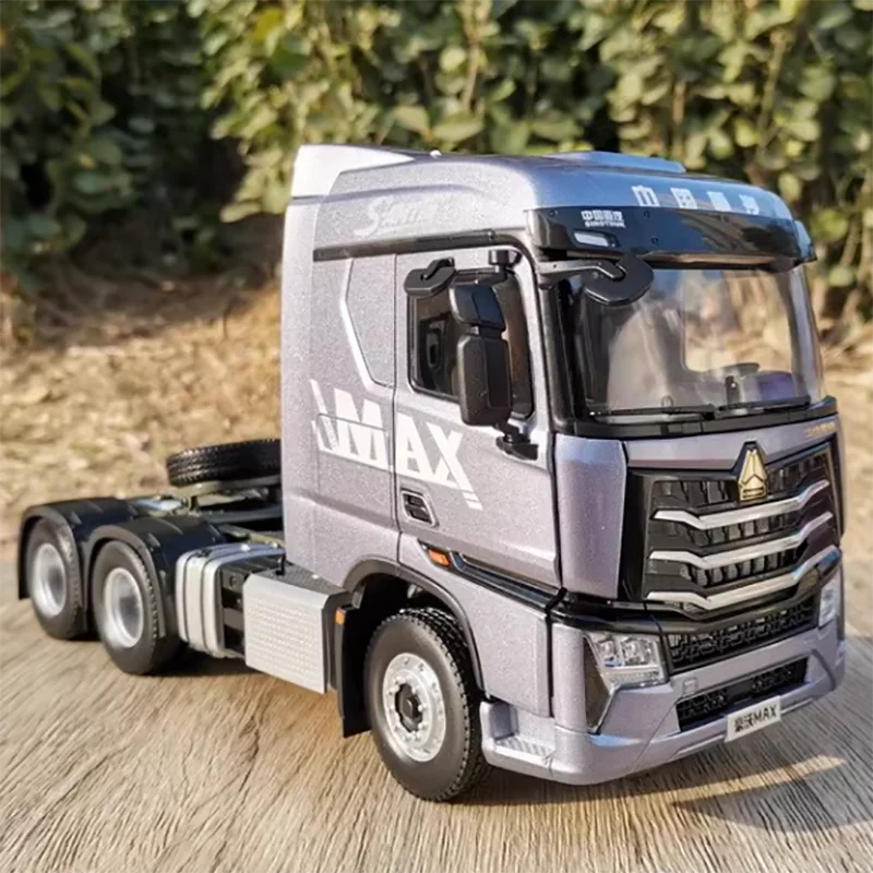 Diecast 1:24 Scale Heavy Duty Truck HOWO MAX Tractor Head Car Model Truck Alloy Model Simulation Collection Gift Toys Display