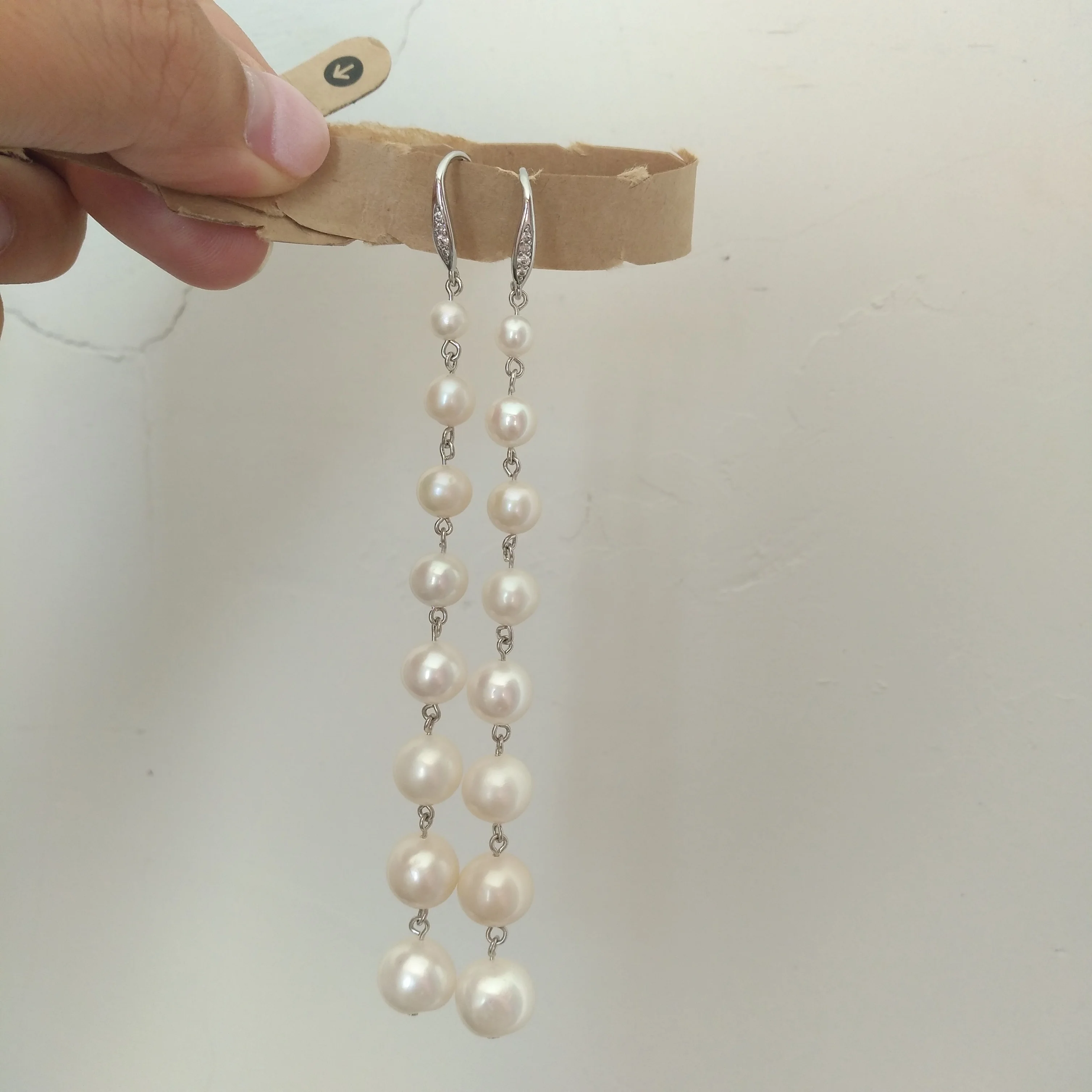 

Apply Any Occasion AAA 5-9MM south sea white natural pearl earring hook What you see is what you get