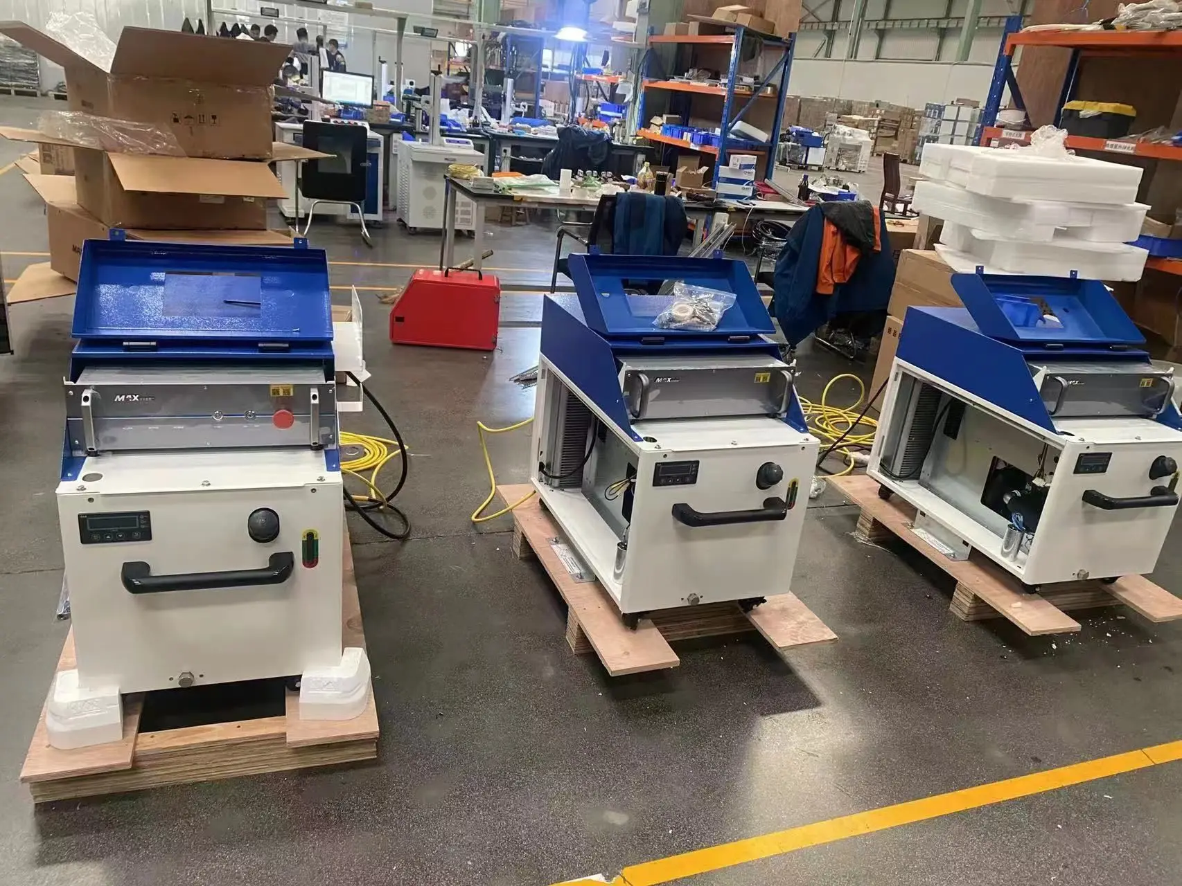 

Low Cost 1500W 3 in 1 Portable Precise Multi-Functional Handheld Laser Welding Machine