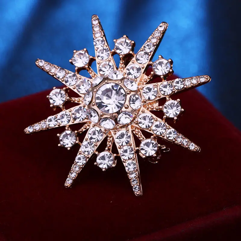 Trendy Snowflake Inlaid Rhinestone Brooch For Women Luxury Zircon Octagon Casual Brooch Pin Unisex Clothes Accessories