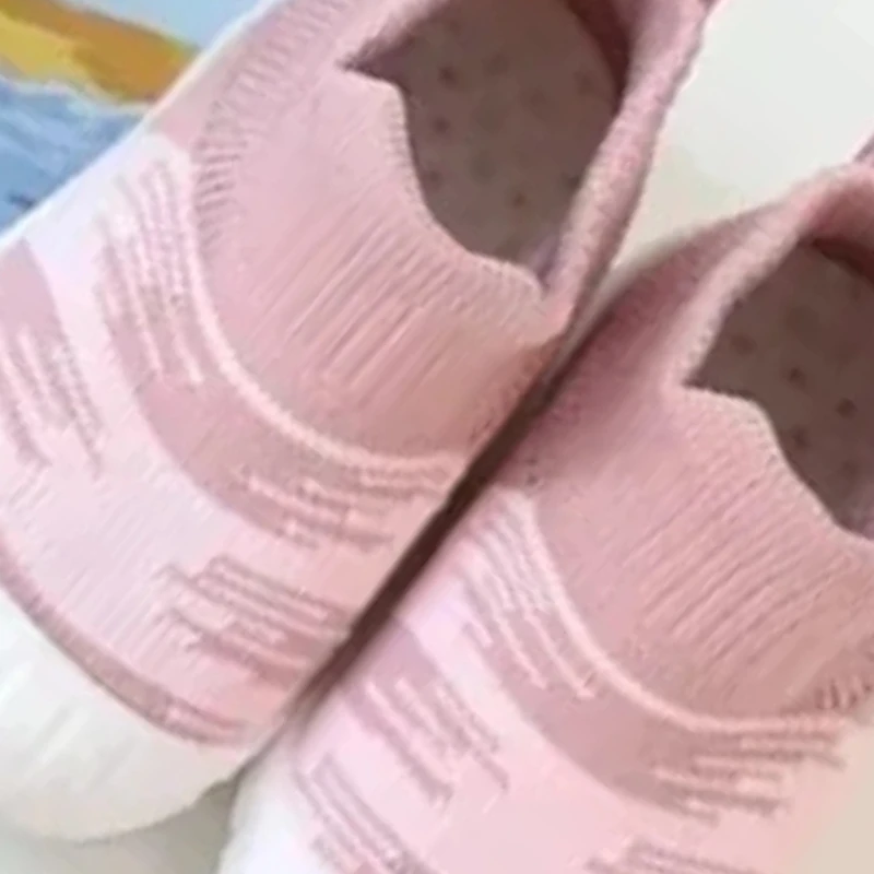 

Classic Style Indoor And Outdoor Shoes Style Toddler Shoes With Spotted Anti-slip Anti-collision Soft Sole Baby Sports Shoes