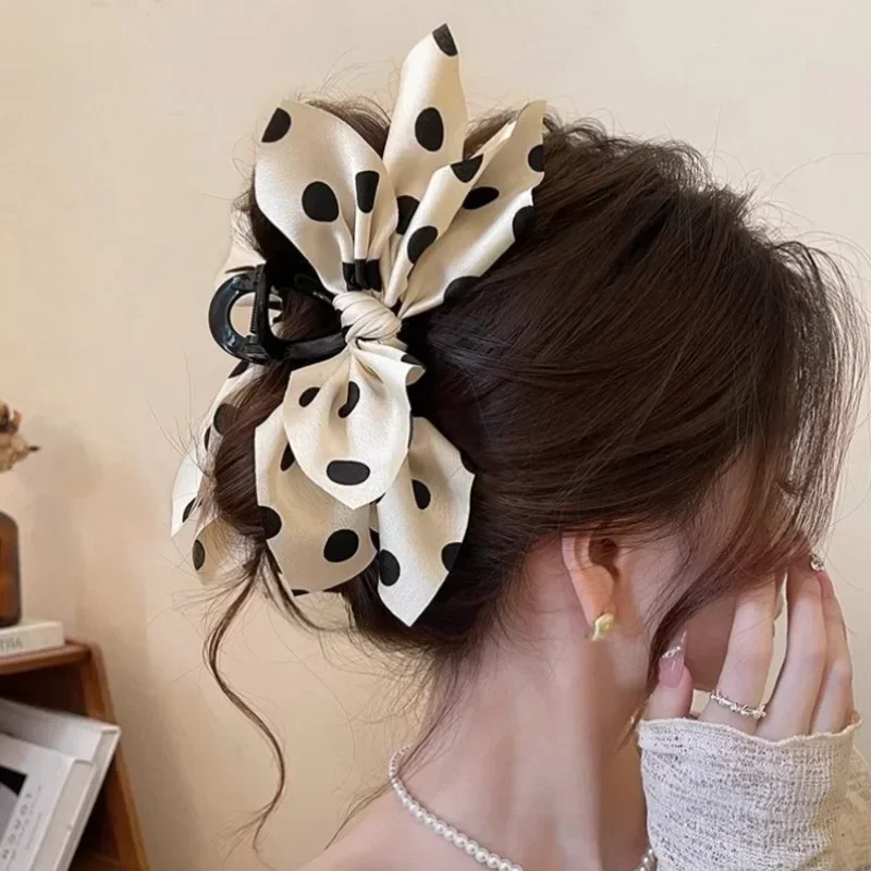 

Gentle French Polka Dot Big Bow Grab Clip Women's Back of The Head 2025 New High-end Hairpin Shark Clip Headgear