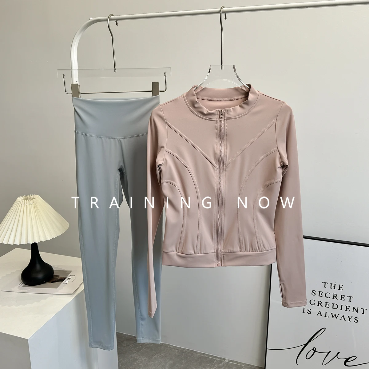 

Женский костюм для йоги на осень и зиму, новый тренировочный костюм для пилатеса, профессиональный, быстросохнущий, для утреннего бега, модного фитнеса