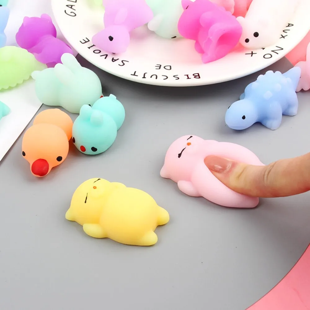 かわいい動物の餃子型スクイーズおもちゃ ストレス解消に最適 学生や子供への小さなギフトに最適 漫画風いたずらボール ソフトぬいぐるみ