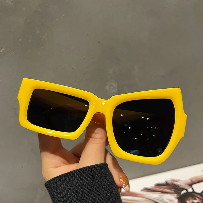 같은 스타일의 패션 불규칙한 자외선 차단제 선글라스 개성 넘치는 인기 거리 사진 패션쇼 안경