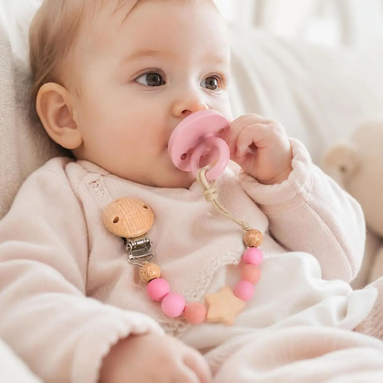 Natural Wood Star Pacifier Chain Clip Baby Dummy Soother Holder Nipple Retainer with Teether Beads Anti Fall Strap for Newborn