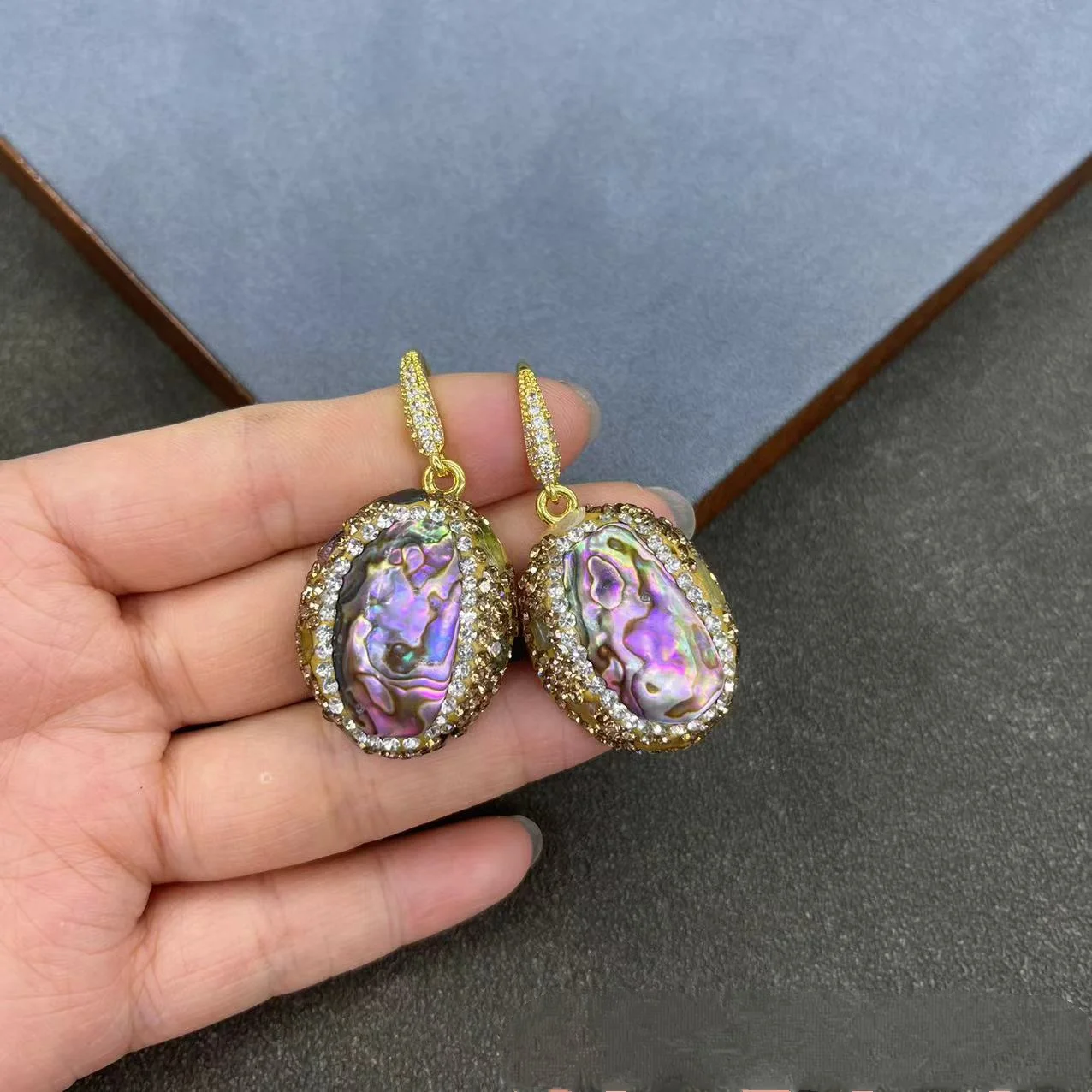 

Натуральный комплект ювелирных изделий из ракушек морского ушка для женщин, длинный свитер, цепочка, воротник, ожерелье, кольцо, серьги, очаровательные модные аксессуары, новинка для вечеринки