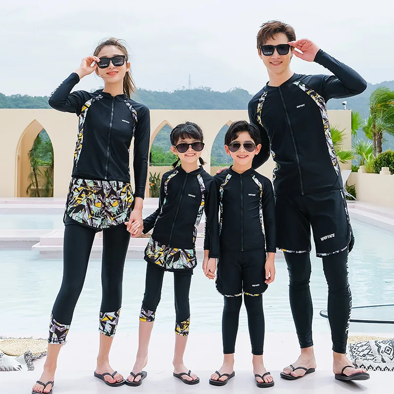 

Family Matching Swimsuits 3-4 Pieces Adult/Kids Rash Guards Full Body Tops and Bottoms Printed Printed Bathing Suits Wetsuit