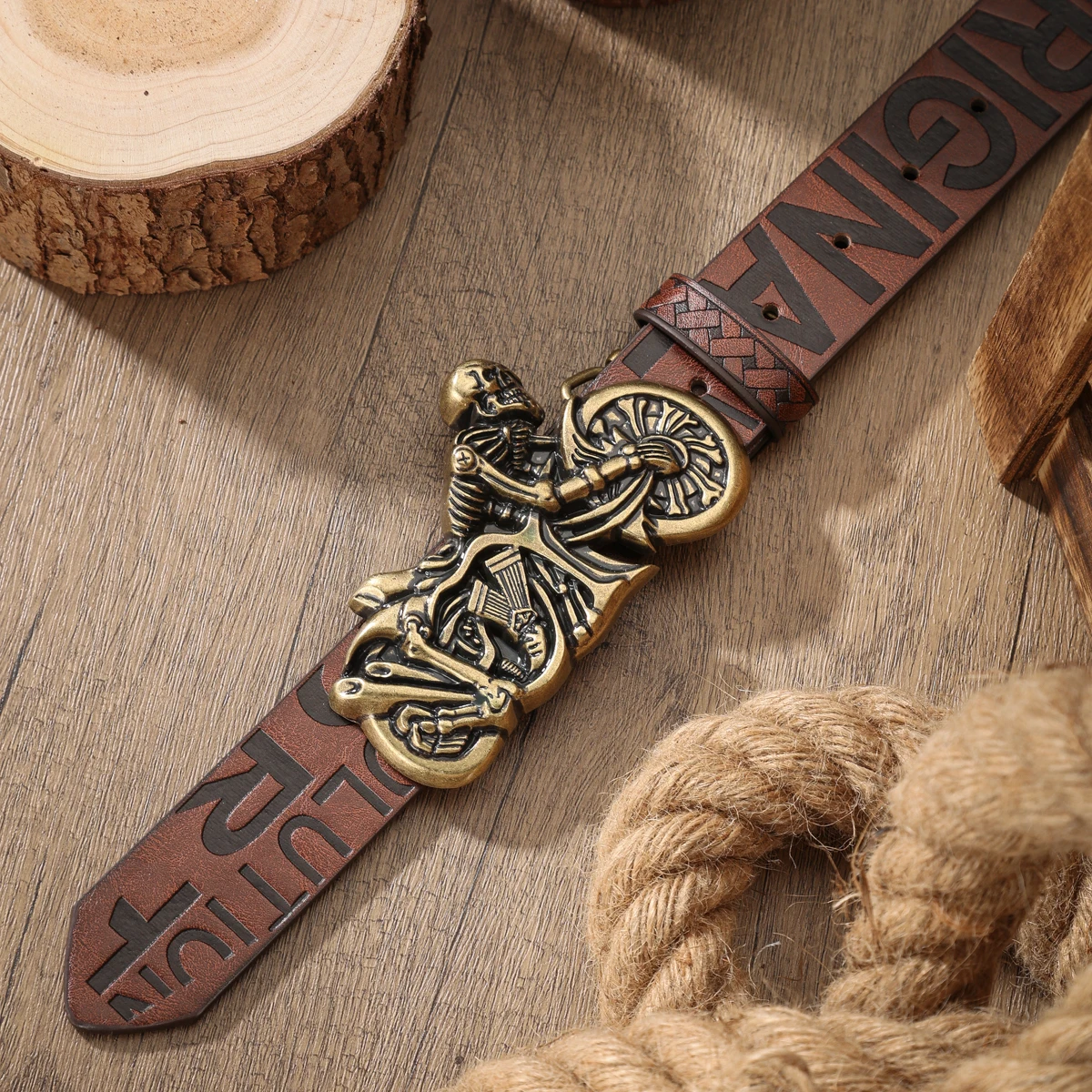 A PU Belt Suitable for Both Men and Women, Combining the Style of Western Denim and Retro, Is Perfect for Daily Casual Outings
