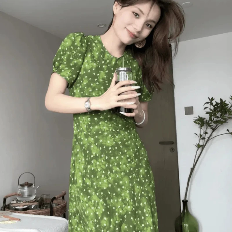 French Fresh Green Floral Versatile Puff Sleeve Dress for Women in Summer Fashion Sweet Casual Age-reducing Skirt